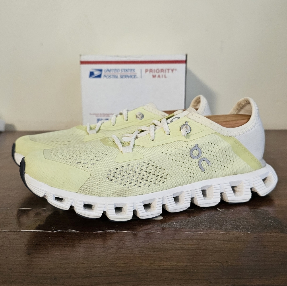 On Cloud 5 Coast Hay Ivory Running Shoes Sneakers Women's Sz 5.5 Pre Owned